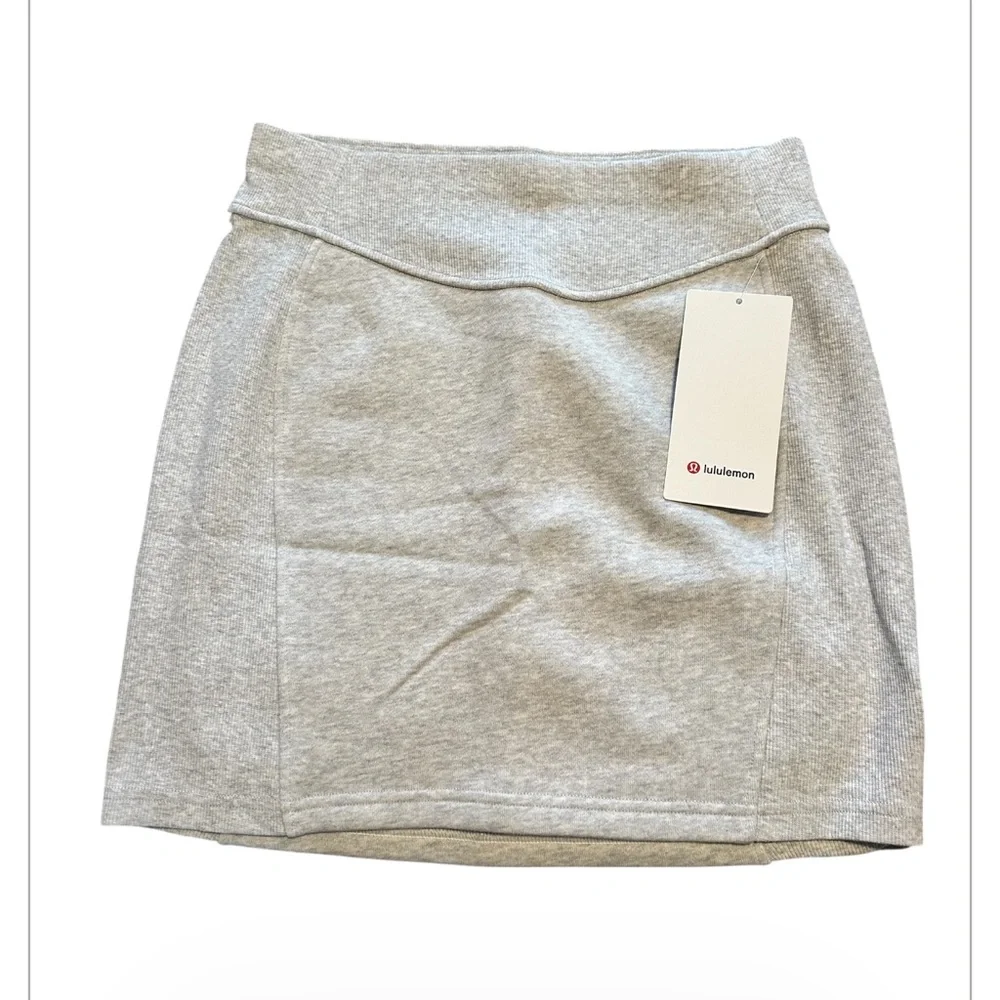 Lululemon Scuba HighRise Mini Skirt Heathered Core Ultra Light Gray Med NWT - Picture 5 of 9